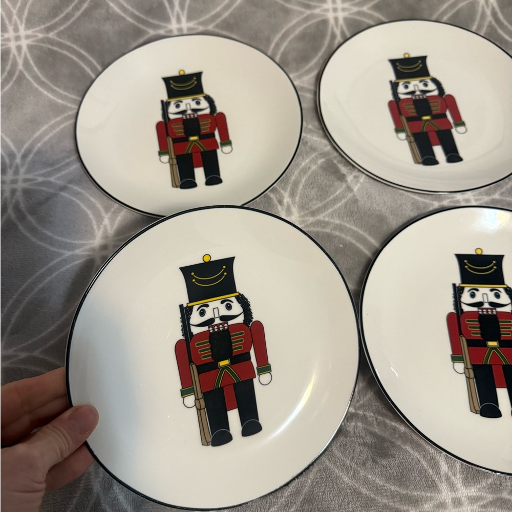 Bombay Nutcracker Design Dinnerware Set